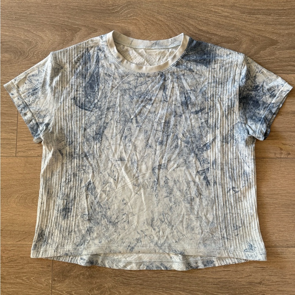 Lululemon short sleeve shirt
